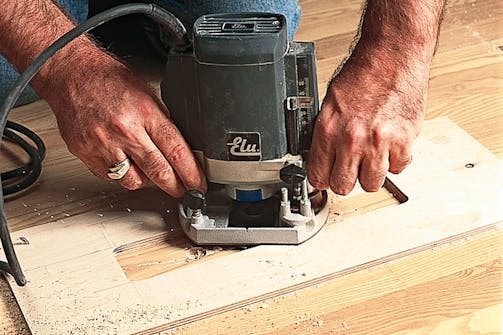 Handöverfräs: Gångjärn, reparationer m.m. Handöverfräs: Gångjärn, reparationer m.m.